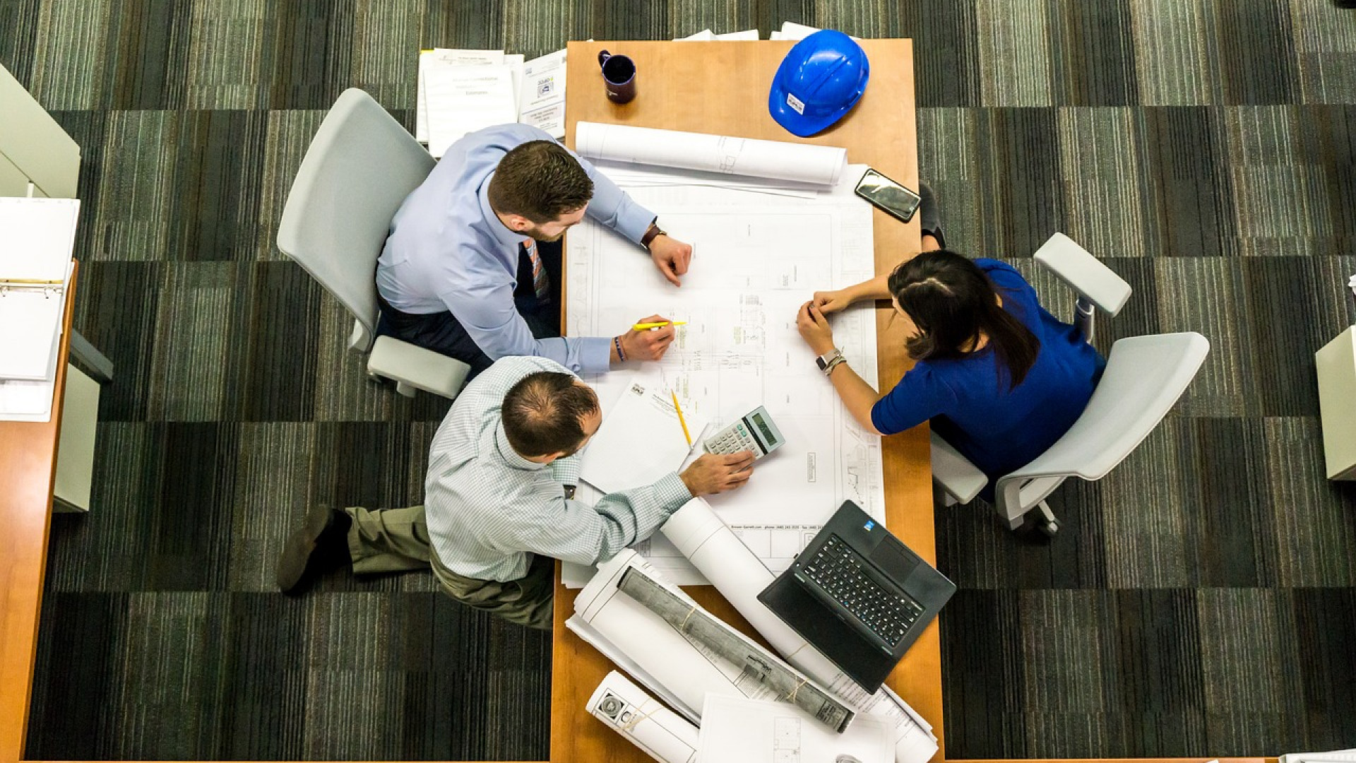 Est-il possible de trouver une offre d'emploi pour un architecte sur le Web ?