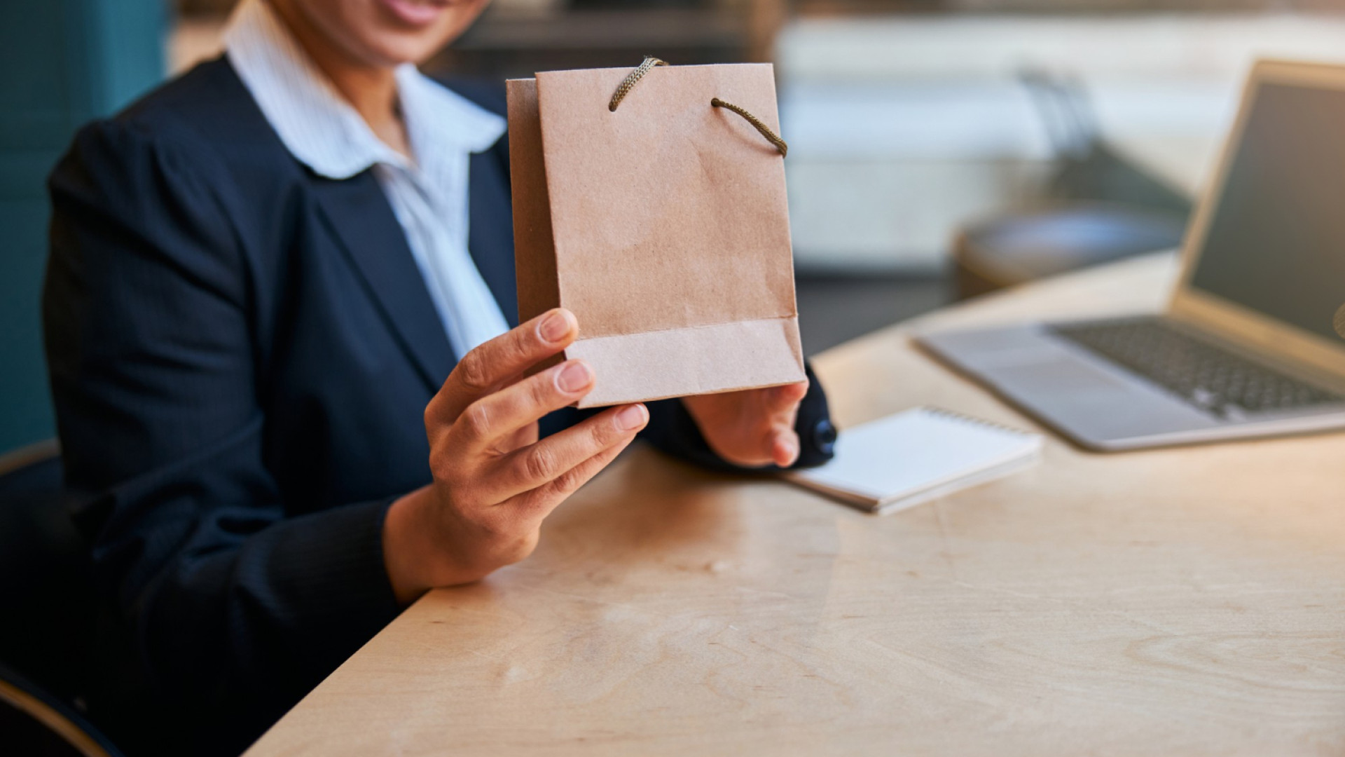 Comment utiliser des sacs en papier pour promouvoir votre marque ?