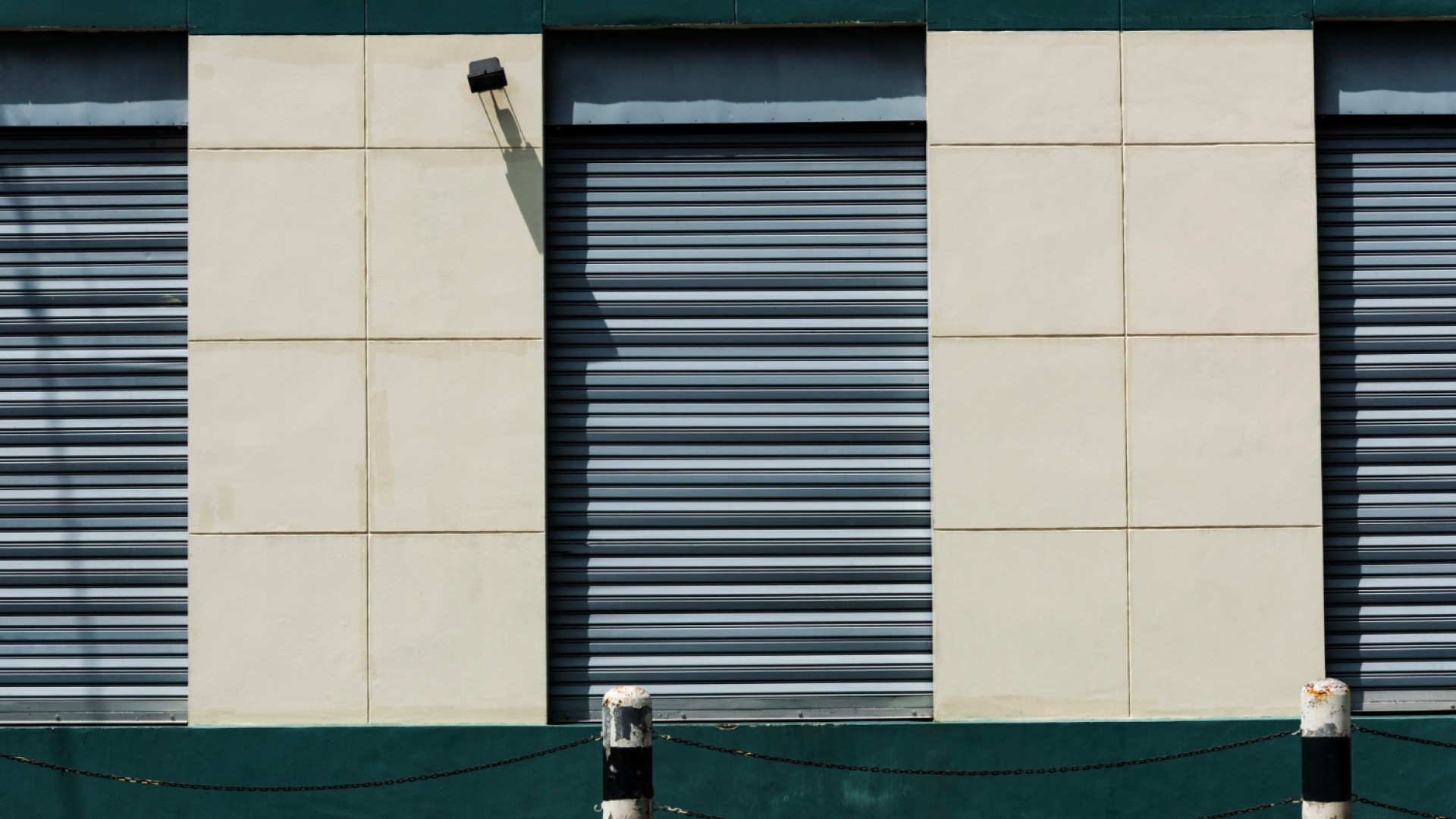 Réparation et dépannage de volets roulants à Limoges : quand faire appel à un pro ?